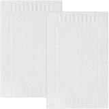 white bath mats